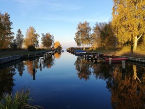 kleiner Hafen im Oktober