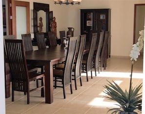 ArubaHouse - Dining Room