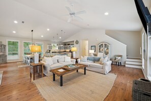 Open-Concept Living Greets You as You Enter 'Sweet Magnolia'!