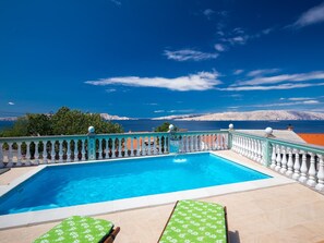 Schwimmbad des Ferienhauses