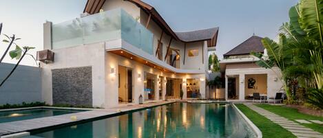 Luxury 4 bedroom Pool Villa in Seminyak