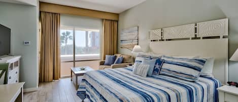 White, bright coastal colors in this newly remodelled unit