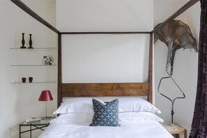 master bedroom king size bed