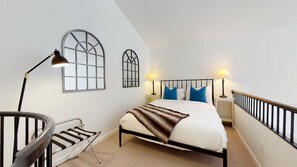 Lofted Area w/ Queen Bed