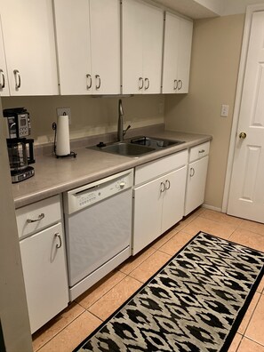 Fully equipped kitchen.