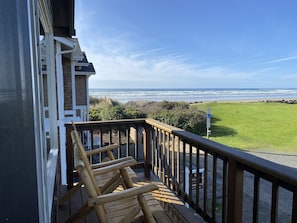 Front Deck
Ocean view