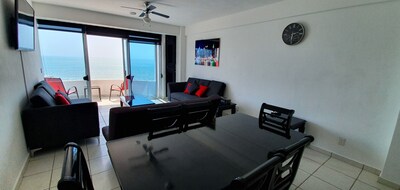 3 BEDROOM! Sea view Beachfront boardwalk excepcional!!