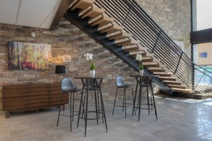 Lobby (2)