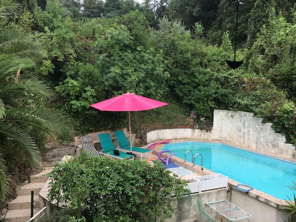 Piscine de la maison utilisée de mai à septembre 