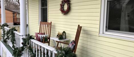 Front Porch Livin’