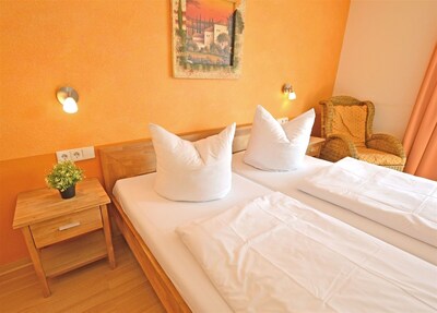 Modern 1-room apartment in the spa area - balcony, Wi-Fi, TV, near the city center