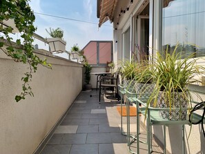 Beautiful balcony designed by a horticurtural architect.