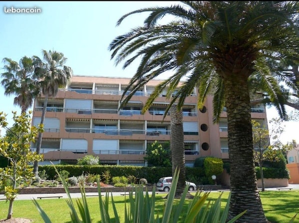 Résidence Cap Raphaël, port de Santa Lucia