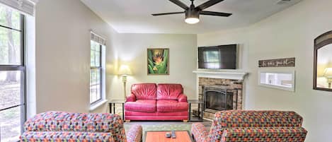 Tallahassee Vacation Rental | 2BR | 1.5BA | 880 Sq Ft | Steps to Enter