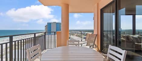Welcome to Seachase 905W!
