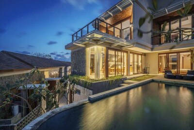 3 Bedroom Secluded Villa with Ocean View in Nusa Dua, Car Included