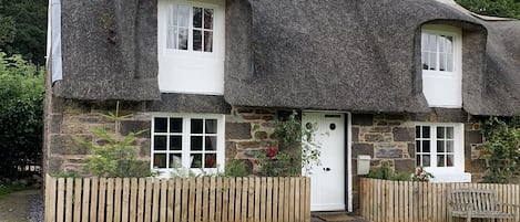 A Fairytale Thatched Highland Cottage