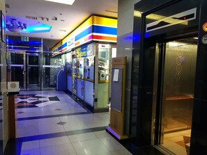 内部エントランス