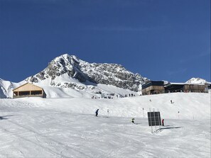 Snow and ski sports