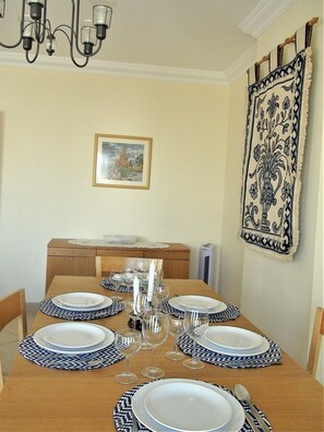 Dinning area suitable for up to 8 people.