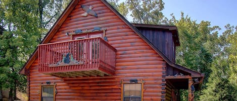 COZY DEN Cabin: 2 bedroom, 2 full bathroom 