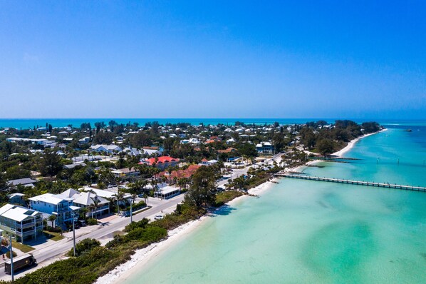 Barefoot by the Bay at Bayside Bungalows - By AMI Locals