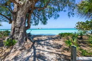 Bay Vista at Bayside Bungalows by AMI Locals