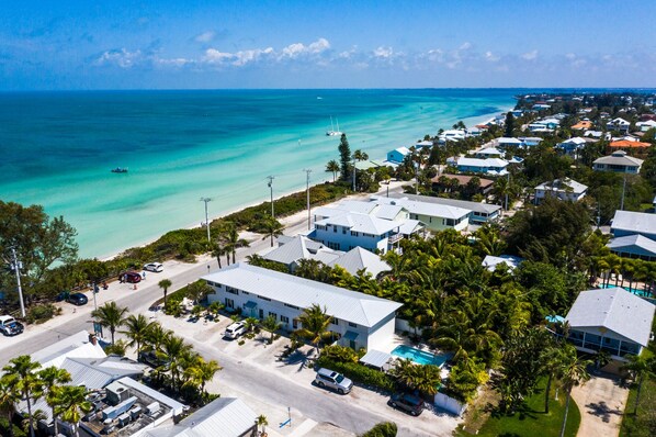 Bay Breezes at Bayside Bungalow - By AMI Locals