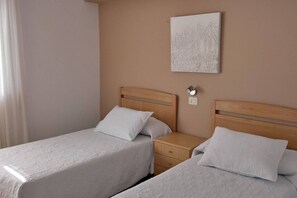 Habitación con camas dobles exterior