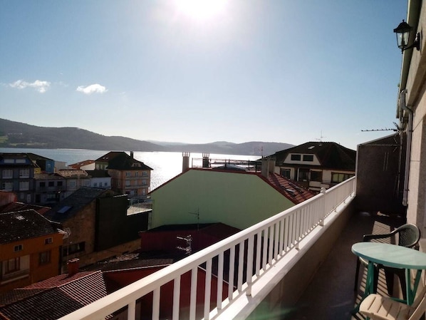 Terraza con vistas a la Ría de Camariñas