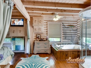 Jacuzzi Tub - Bedroom