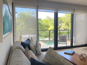 Enjoy nature from the couch !