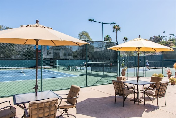 Tennis Club