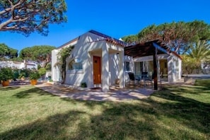 Luxury four bedroom villa with private pool in Vale do Lobo SD104 - 2
