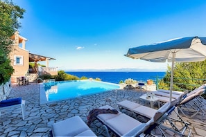 Pool area - Endless sea views