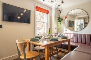 Castle House: Stylish dining area