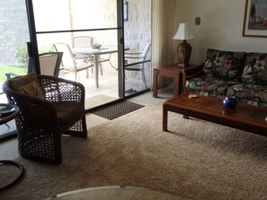 Upgraded Mowkawk "Smartstrand" Carpet in the Living Room and Bedroom