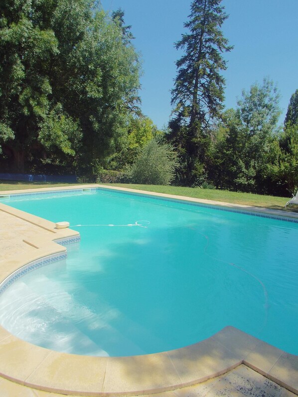 11x5m salt water swimming pool