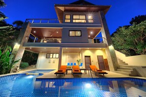 Seven Swifts: Pool / Beach Access