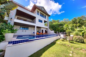 Seven Swifts: Pool / Beach Access