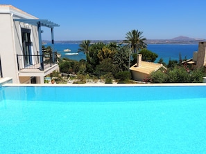 Kera View Villa infinity pool and sea view.