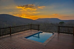 Swimming Pool and Sunset at Idwala View