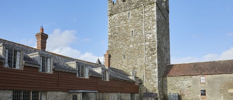 Bagenal Harvey Cottage and Butlerstown Castle