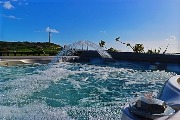 Bain à remous extérieur