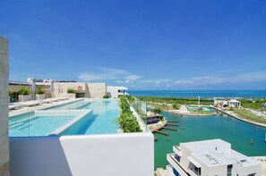 The best rooftop area in Puerto Cancun.
• Pool 
• Whirlpool 
• Seating
VIEWS!!!!