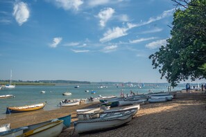 Honeypot Cottage, Falkenham: The River Deben at Waldringfield is approximately 20 minutes drive away