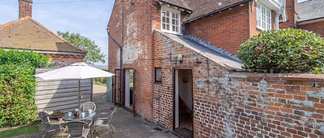 Honeypot Cottage; side elevation