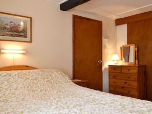 Double bedroom | Lower Hameldown - Wooder Manor, Widecombe-in-the-Moor, near Bovey Tracey