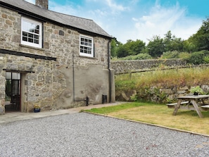 Charming ground floor apartment | Lower Hameldown - Wooder Manor, Widecombe-in-the-Moor, near Bovey Tracey