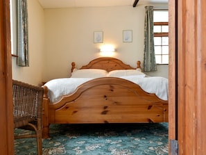 Double bedroom | Lower Hameldown - Wooder Manor, Widecombe-in-the-Moor, near Bovey Tracey